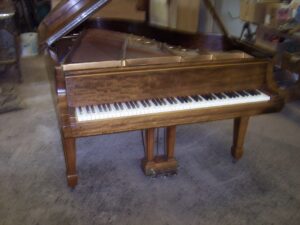 Steinway model "O" serial number 160881 (1913). Piano is in need of complete restoration. Call for details and pricing.